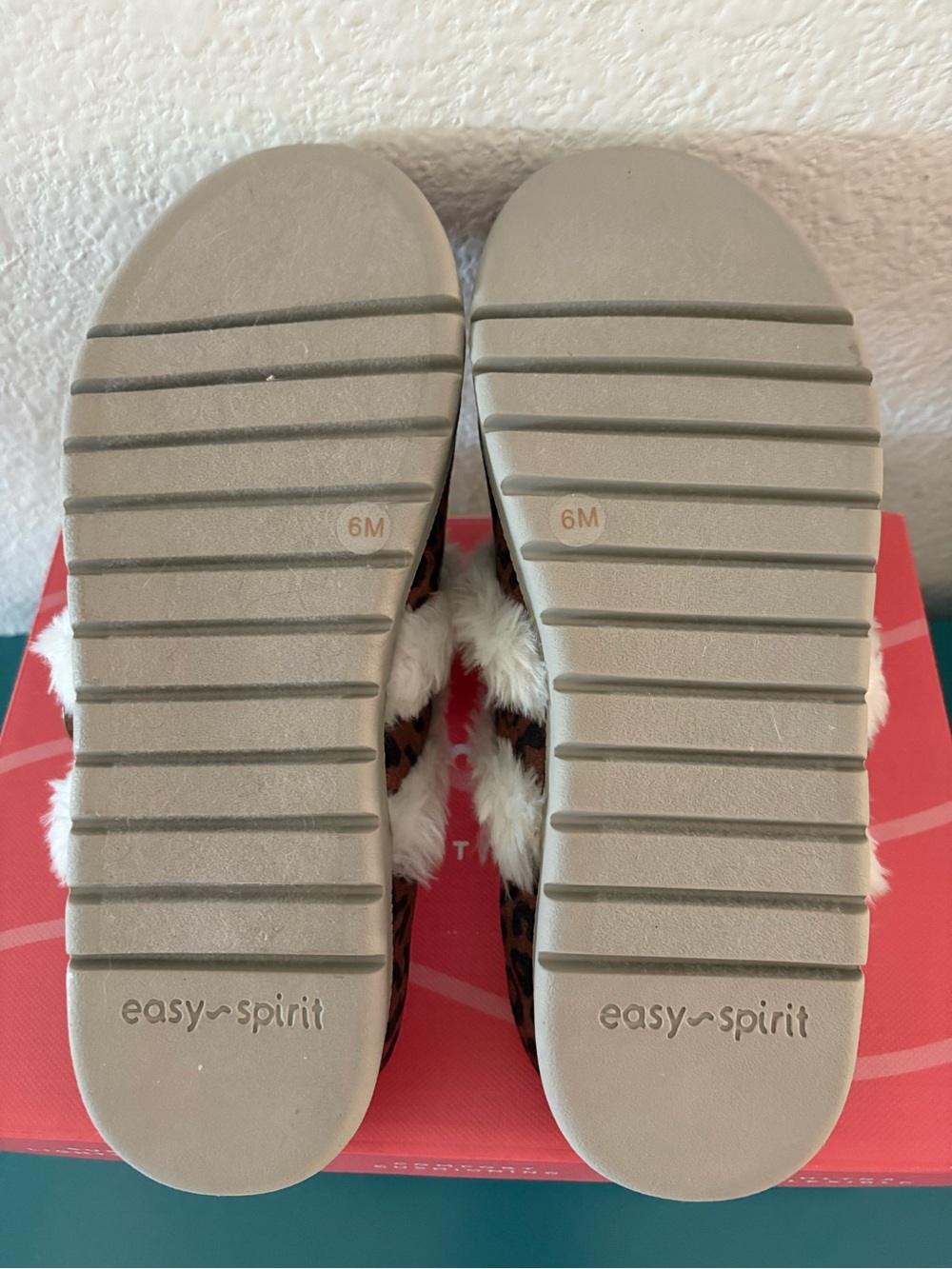 Easy Spirit Slippers Leopard Print Faux Fur Lining - Picture 5 of 8